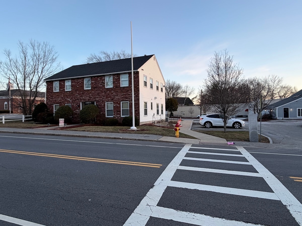 7 Bedford St, Burlington, MA for lease Primary Photo- Image 1 of 11