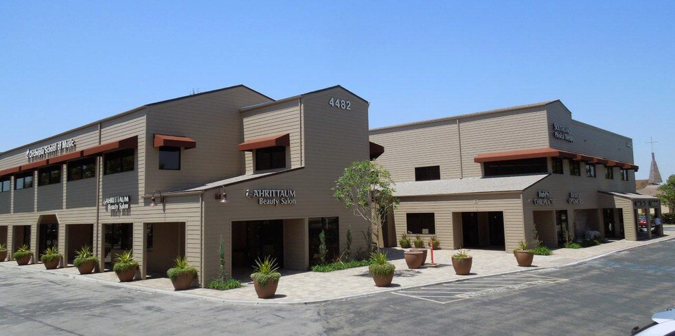 4482 Barranca Pky, Irvine, CA à louer - Photo du bâtiment - Image 2 de 5