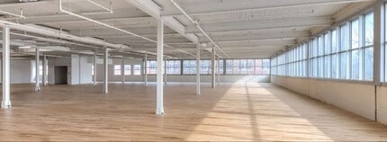 2260 Av Aird, Montréal, QC for lease Interior Photo- Image 2 of 3
