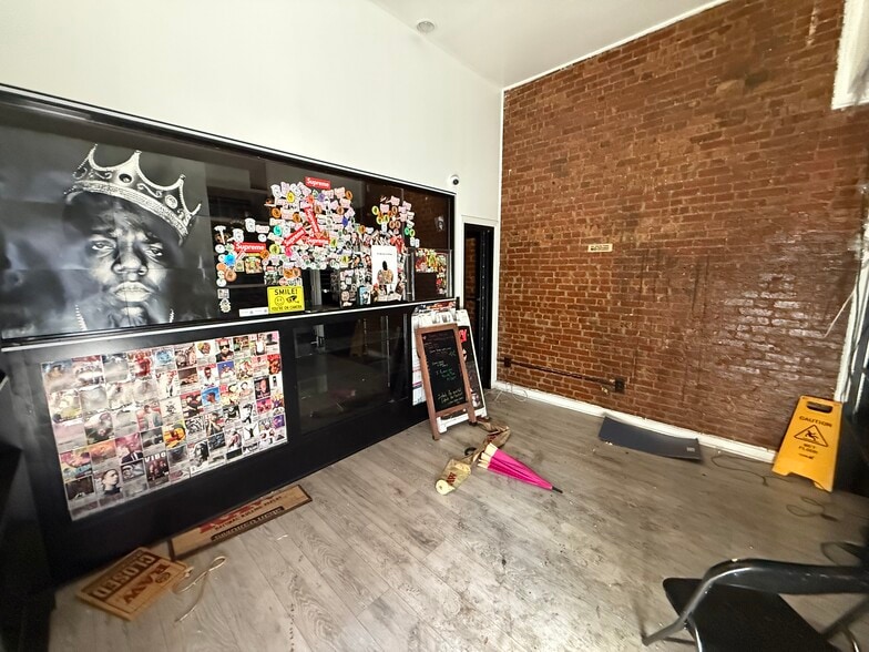 325 Nostrand Ave, Brooklyn, NY for lease - Building Photo - Image 2 of 6