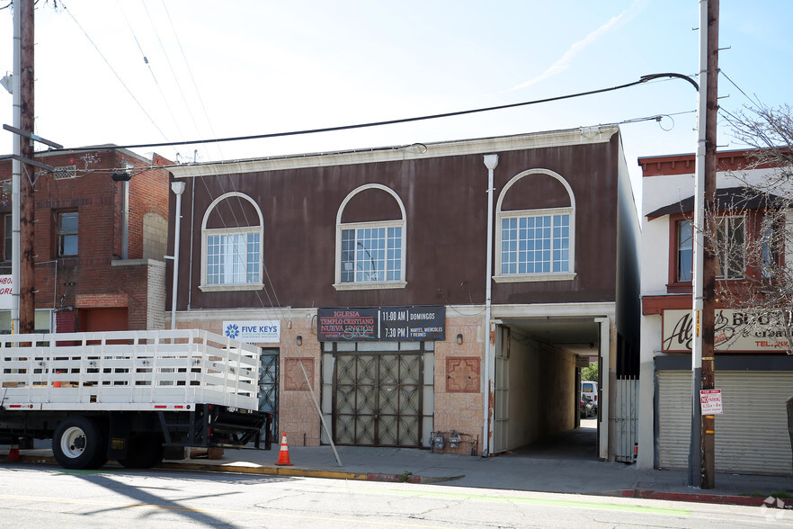 2420 E 1st St, Los Angeles, CA for lease - Primary Photo - Image 1 of 39