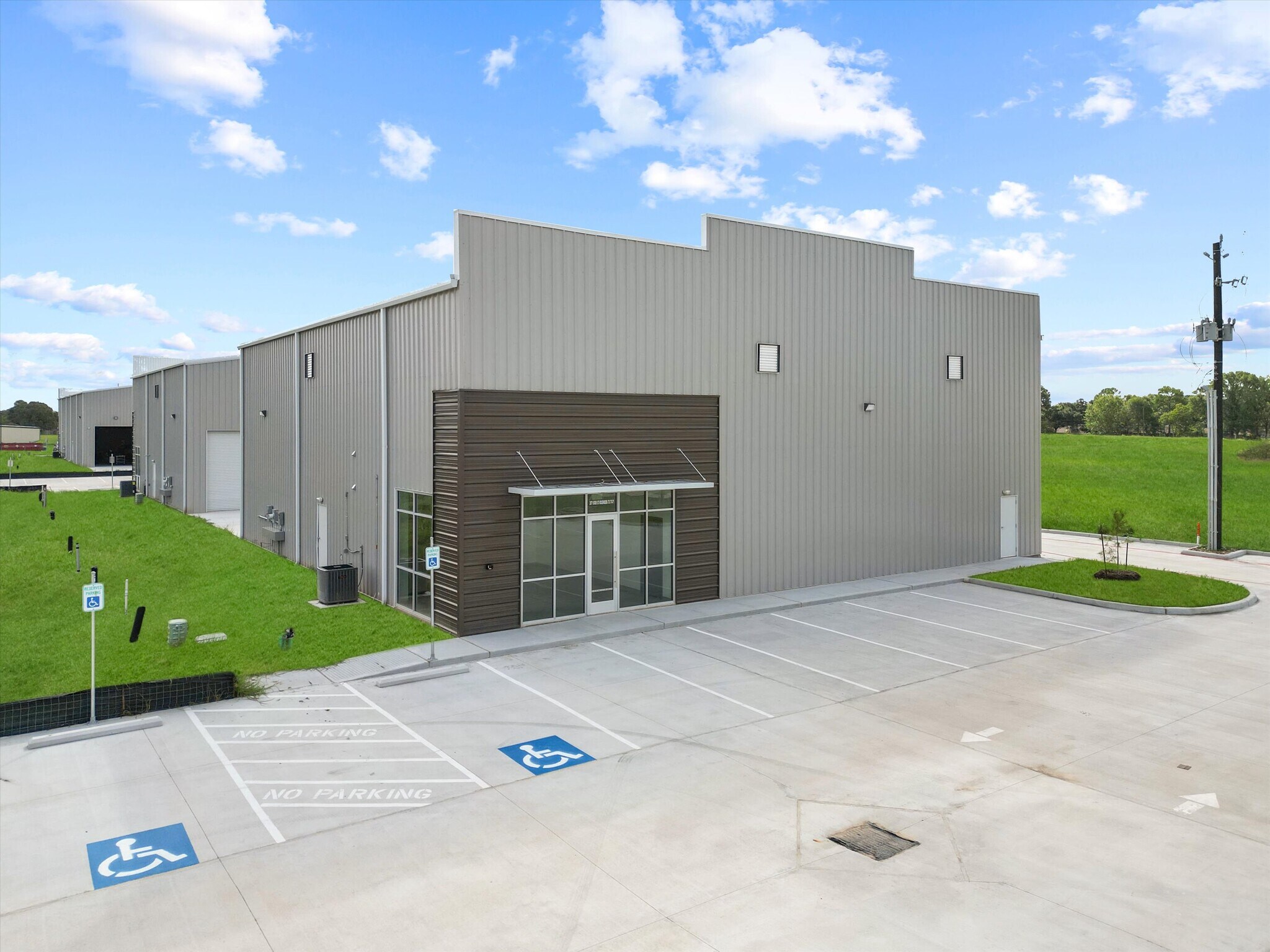 2050 Commerce Dr, Rosenberg, TX for sale Building Photo- Image 1 of 25