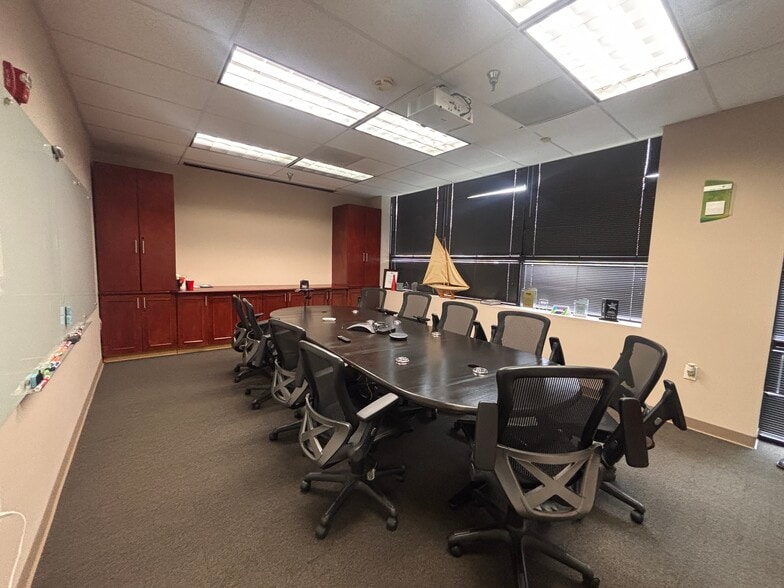 8227 Cloverleaf Dr, Millersville, MD for lease - Building Photo - Image 2 of 6