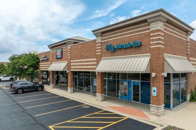 Plus de détails pour 805-821 N Randall Rd, Batavia, IL - Commerce de détail à louer