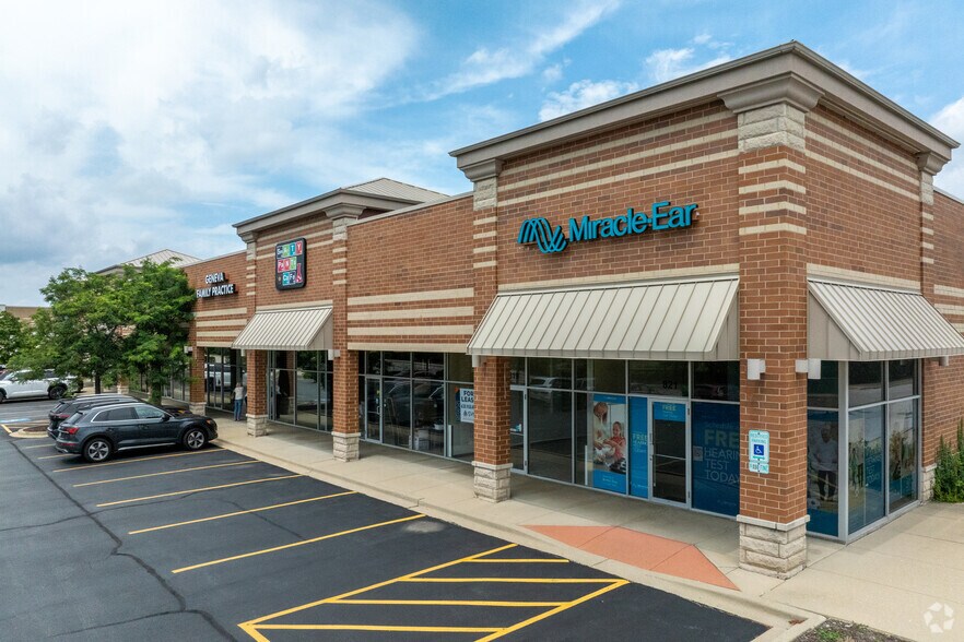 805-821 N Randall Rd, Batavia, IL à louer - Photo principale - Image 1 de 14