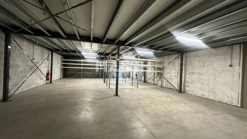 Flex in Beynost for lease - Building Photo - Image 3 of 7