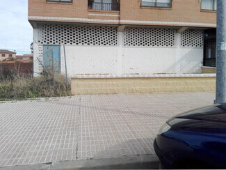 Plus de détails pour Multi-résidentiel à vendre