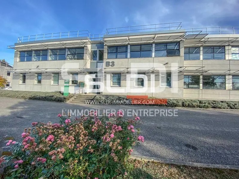 10-12 Allée Irène Joliot Curie, Saint-Priest for lease Building Photo- Image 1 of 7