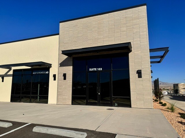 4655 S Pioneer Rd, St George, UT à louer - Photo du bâtiment - Image 2 de 7