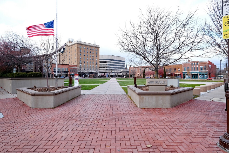 329 4th St, Wausau, WI à vendre - Photo du bâtiment - Image 2 de 52