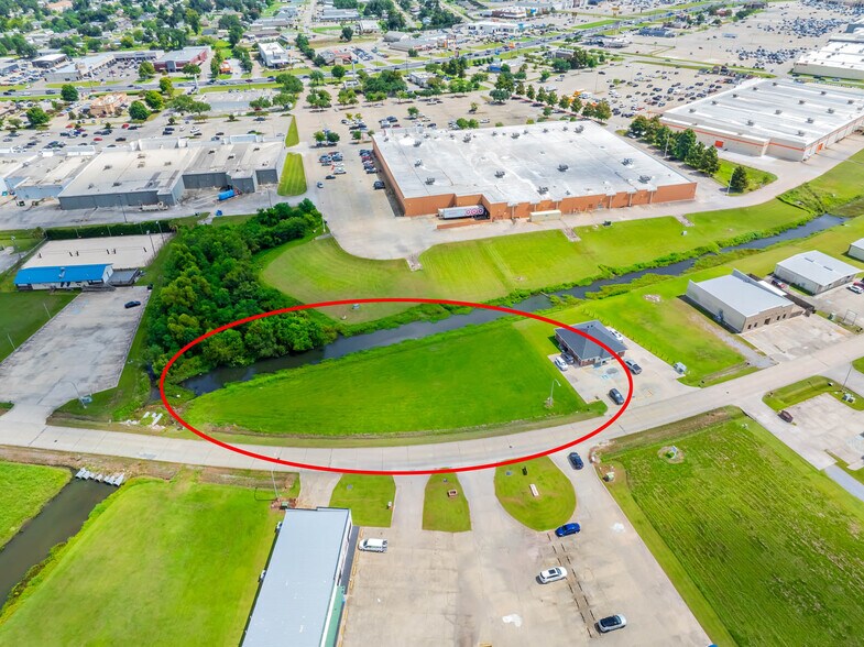 682 Corporate Dr, Houma, LA for sale - Building Photo - Image 3 of 8
