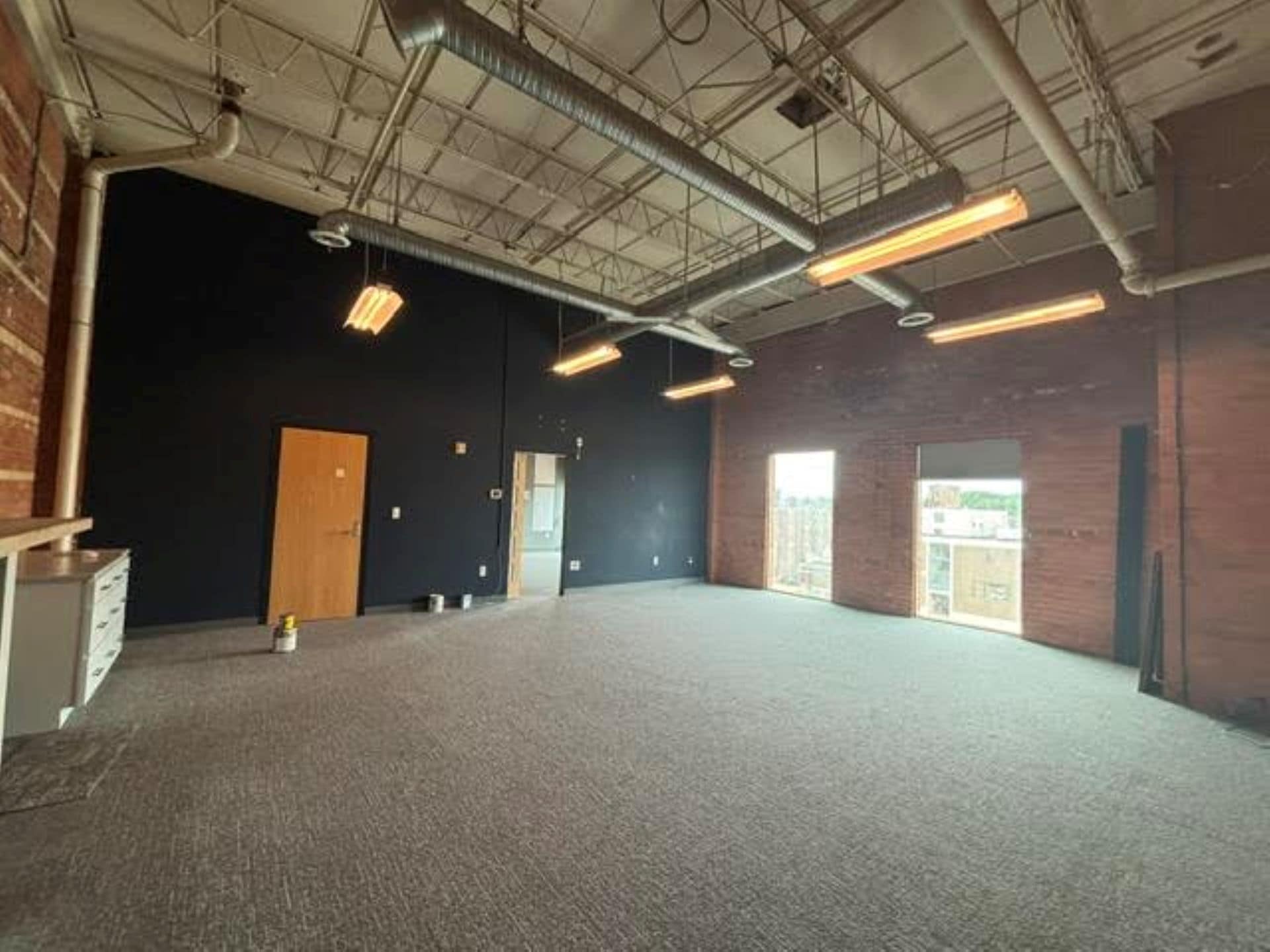 91 N Saginaw St, Pontiac, MI for lease Interior Photo- Image 1 of 3