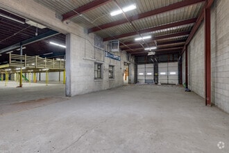 1121 River St, Lansing, MI for sale Interior Photo- Image 2 of 11