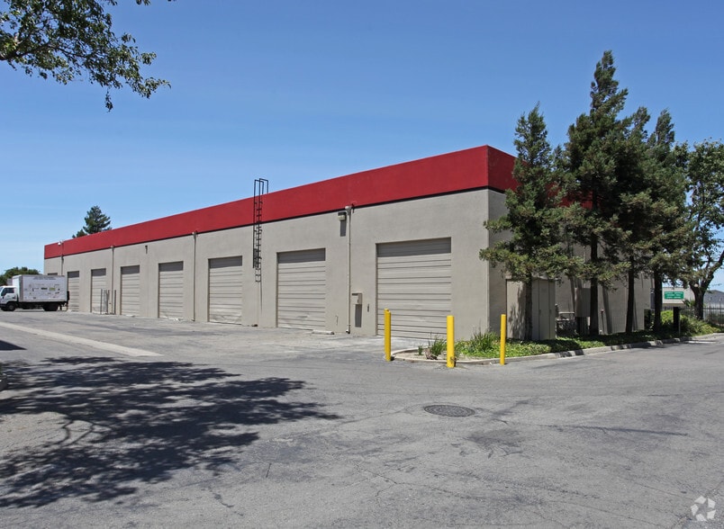 252 W Larch Rd, Tracy, CA for lease - Building Photo - Image 2 of 6