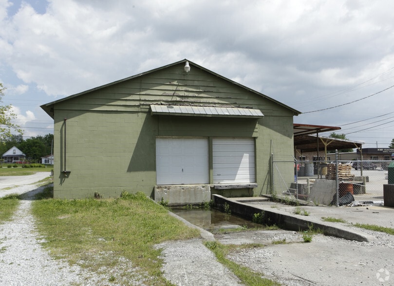 2121 Meridian Ave, Huntsville, AL for lease - Building Photo - Image 2 of 2