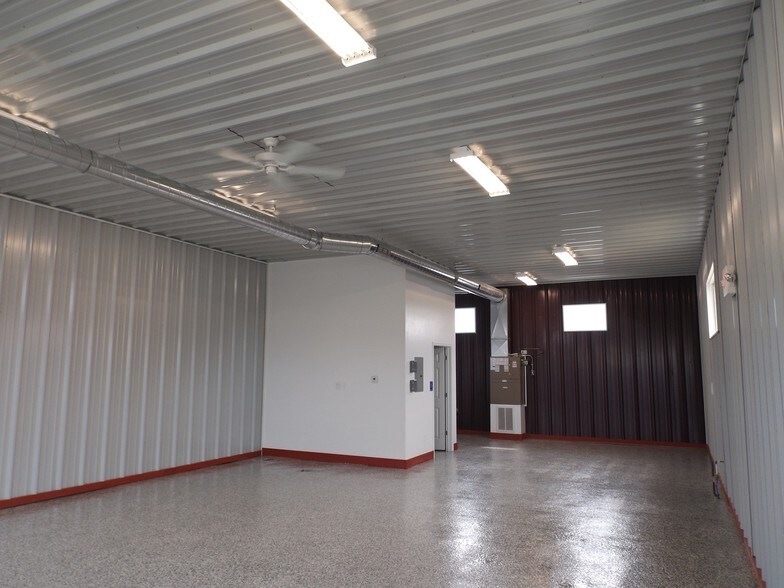 4808-4820 Delemere Ave, Royal Oak, MI à louer - Photo intérieure - Image 2 de 9