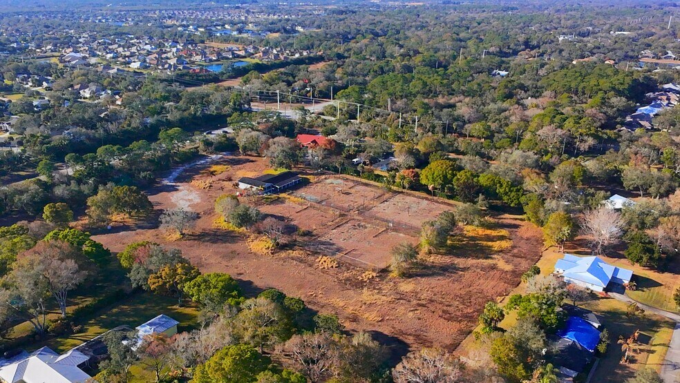 4291 SW 5th Pl, Vero Beach, FL à vendre - Photo du bâtiment - Image 3 de 22