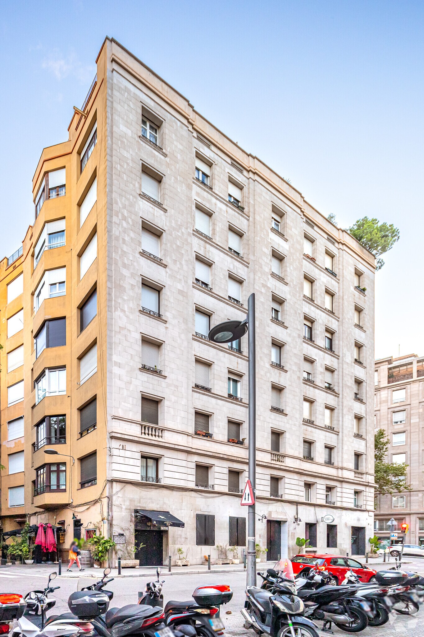 Commerce de détail dans Barcelone, Barcelona à louer Photo principale- Image 1 de 2