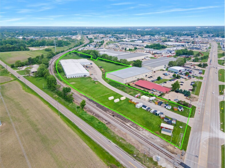 1815 Morrissey Dr, Bloomington, IL à vendre - Photo du bâtiment - Image 3 de 51
