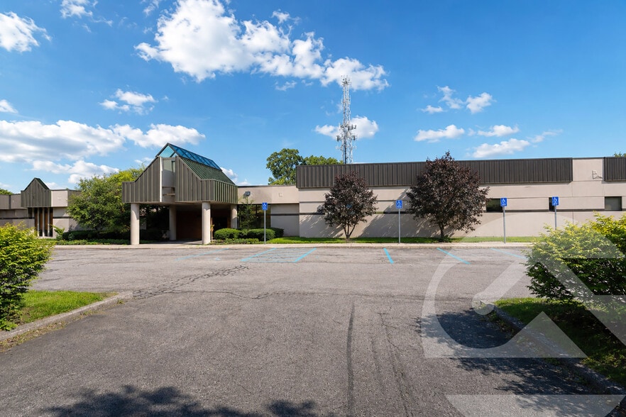 25350 Ecorse Rd, Taylor, MI for lease - Building Photo - Image 1 of 1