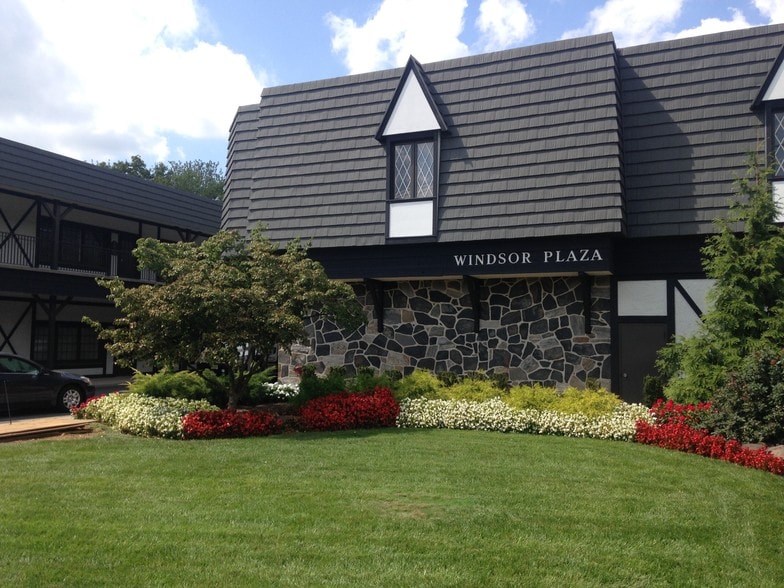 160 S Livingston Ave, Livingston, NJ for lease - Building Photo - Image 1 of 10