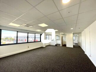 Plus de détails pour 355 Avenue Henri Schneider, Meyzieu - Bureau à louer