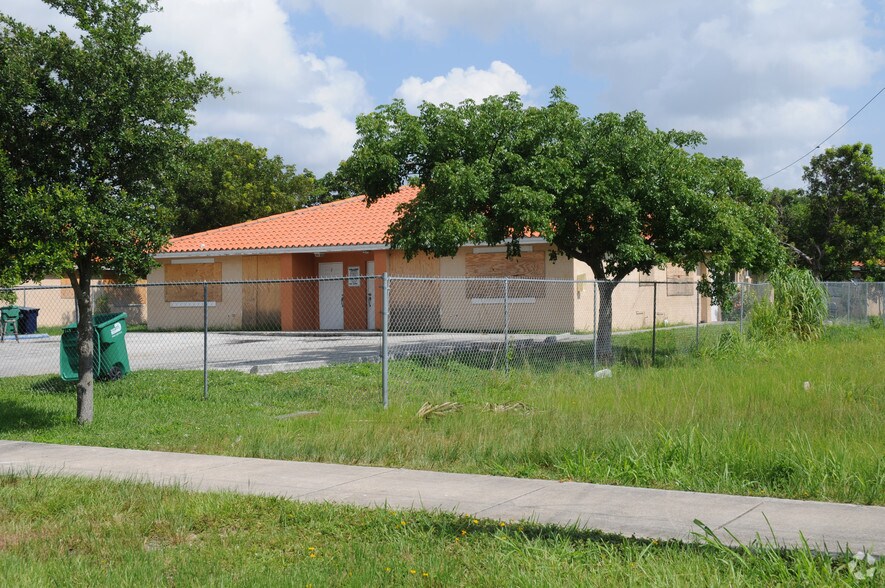 10261 SW 182nd St, Miami, FL à vendre - Photo du bâtiment - Image 2 de 10