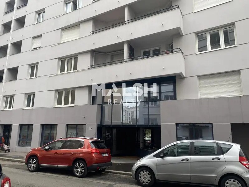Office in Lyon for sale Building Photo- Image 1 of 10