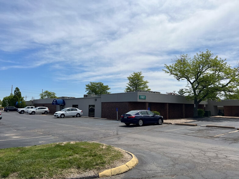 1187 Corporate Lake Dr, Creve Coeur, MO for lease - Building Photo - Image 3 of 4