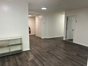 103 Queen St, Georgetown, SC for lease Lobby- Image 2 of 12