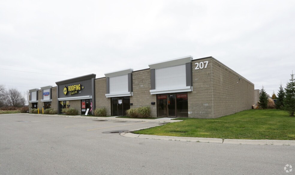 199 Exeter Rd, London, ON à vendre - Photo principale - Image 1 de 1