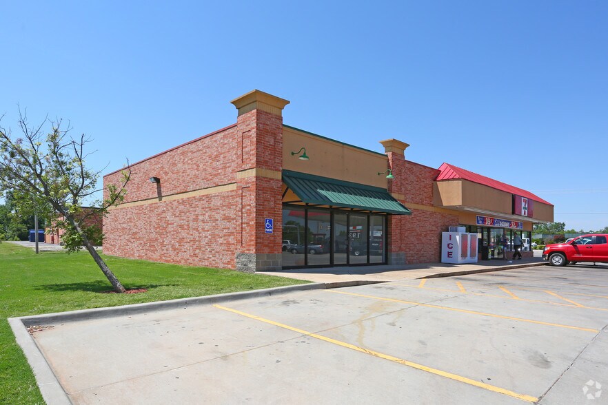 12404-12332 N Mustang Rd, Yukon, OK for lease - Primary Photo - Image 1 of 9