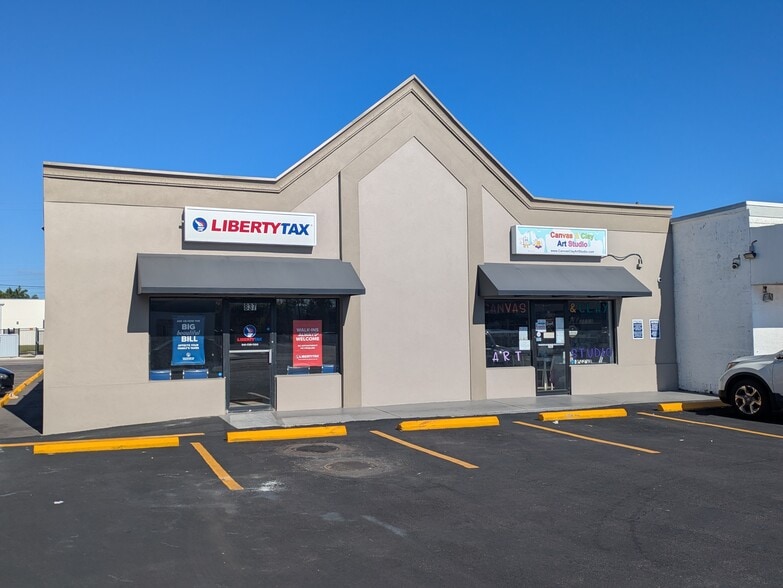 837-839 8th Ave W, Palmetto, FL for lease - Building Photo - Image 1 of 4