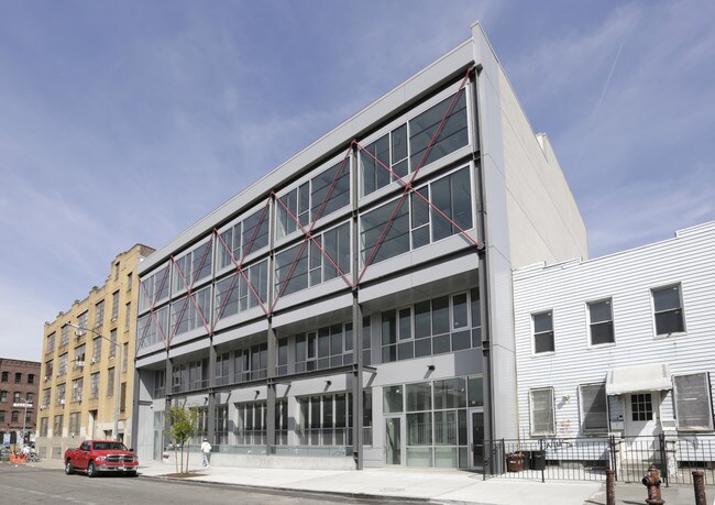 Plus de détails pour 13 Grattan St, Brooklyn, NY - Bureau à louer