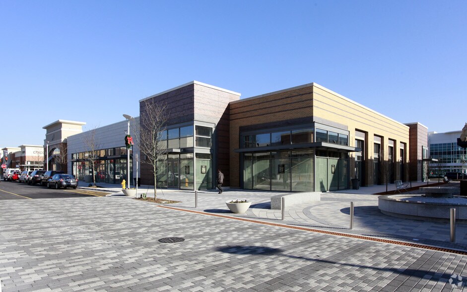 15201 Potomac Town Pl, Woodbridge, VA à louer - Photo du bâtiment - Image 2 de 3