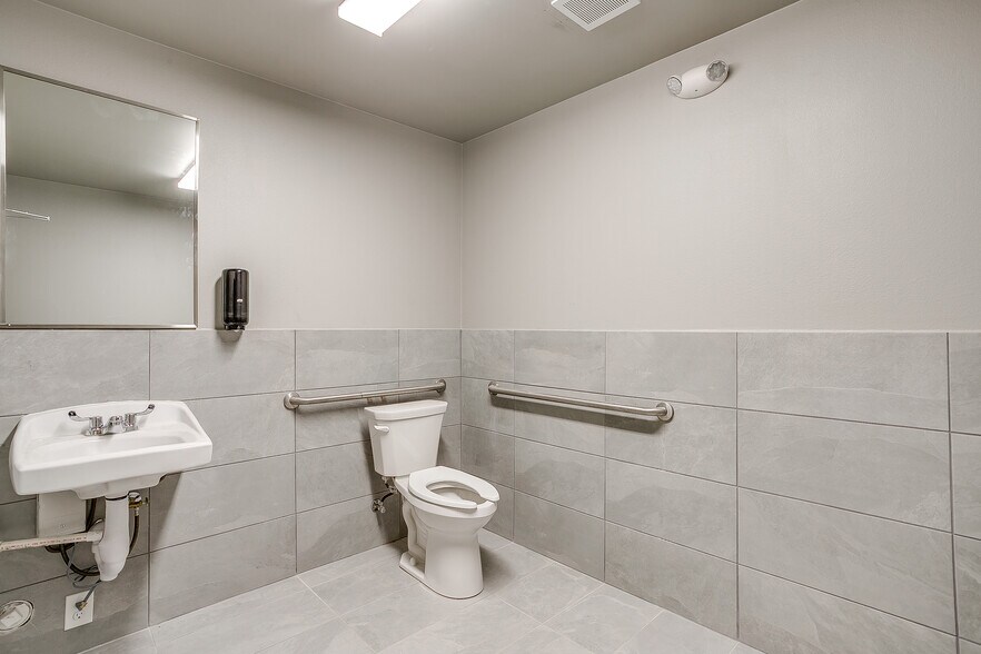 1321 Kerry ln, Azle, TX à vendre - Photo du bâtiment - Image 3 de 19