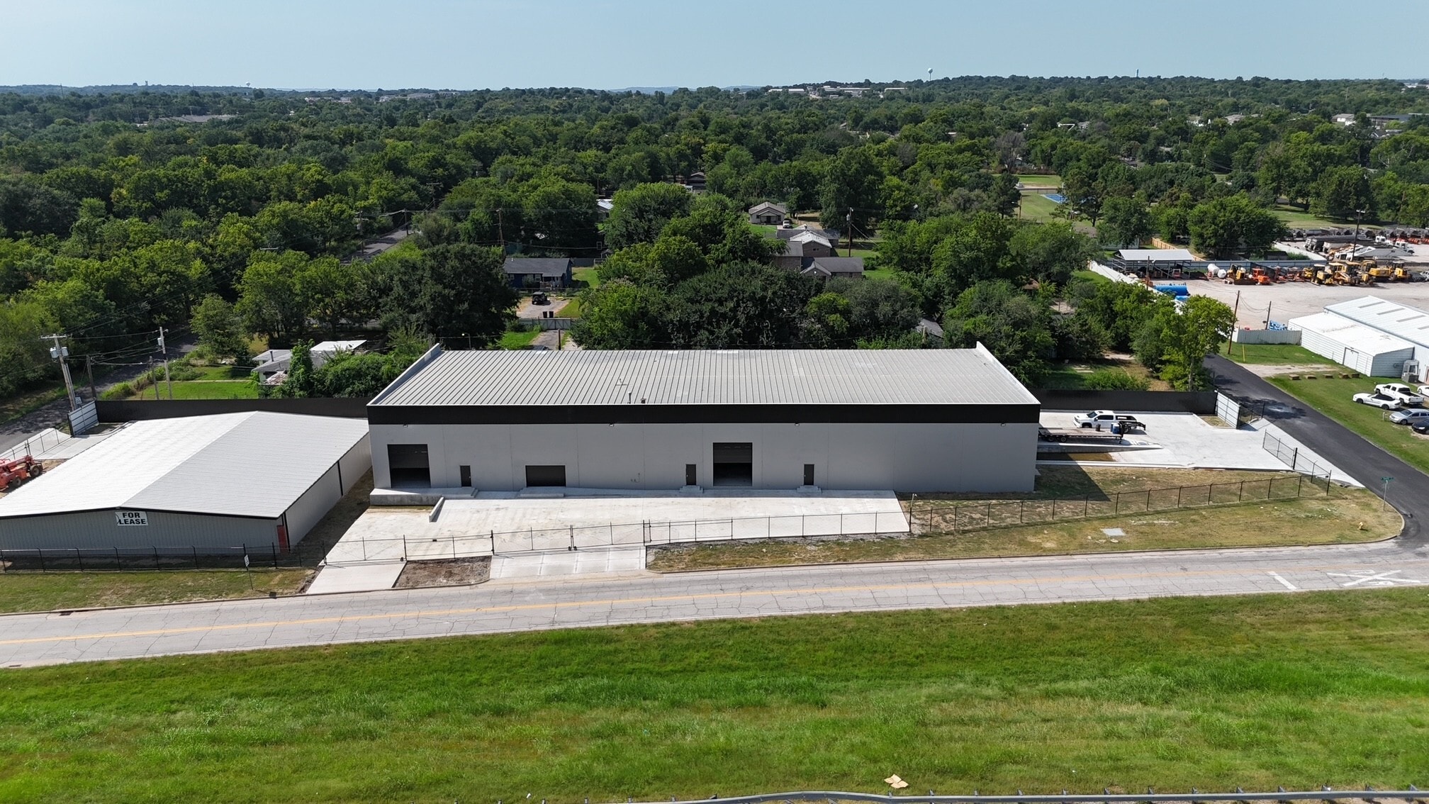 3705 W Skelly Dr, Tulsa, OK for lease Building Photo- Image 1 of 8