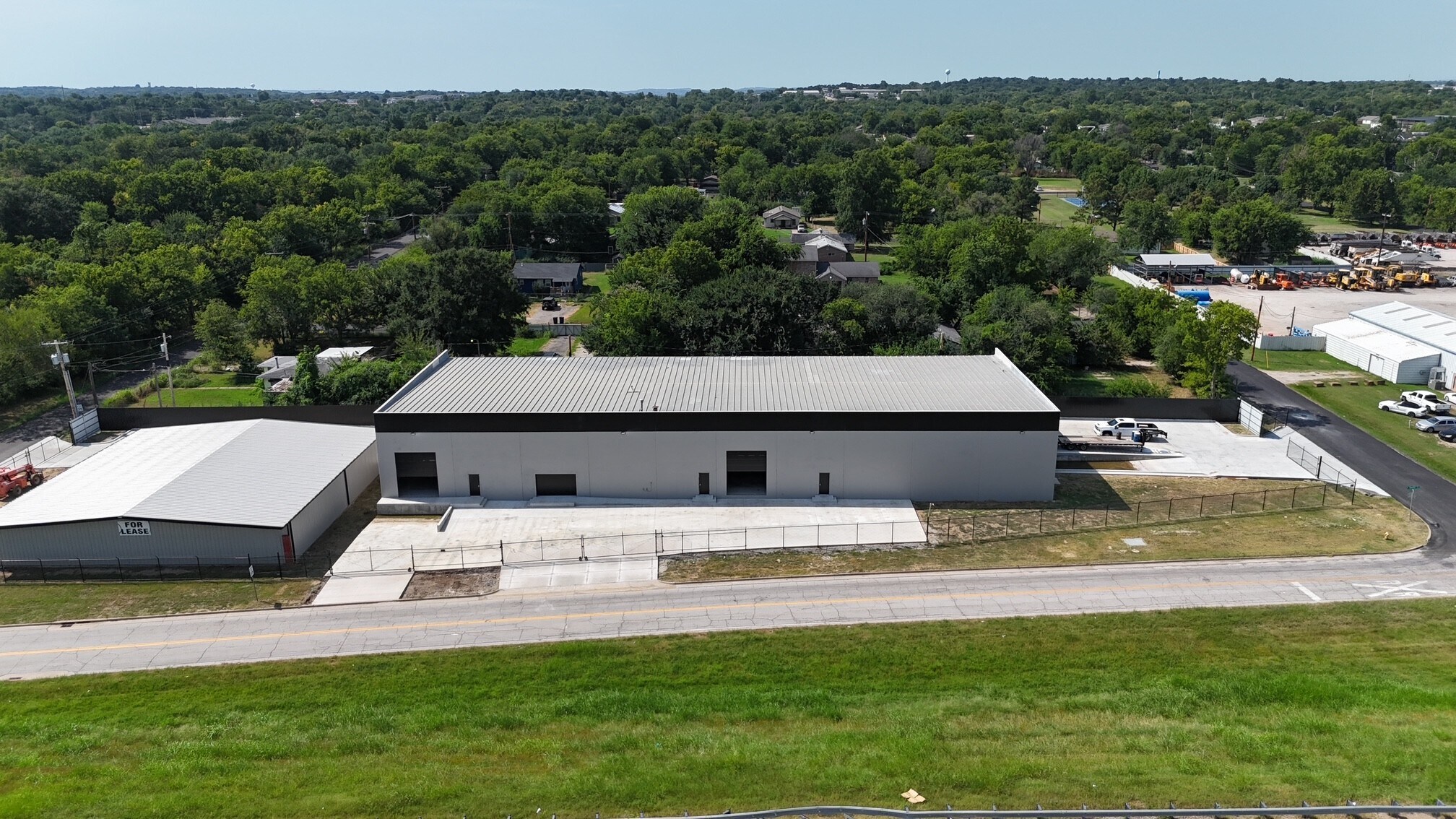 3705 W Skelly Dr, Tulsa, OK à louer Photo du bâtiment- Image 1 de 8