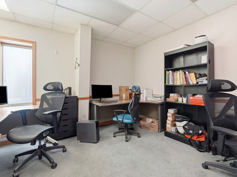 112 Corporate Park East Dr, Lagrange, GA for lease - Building Photo - Image 3 of 20
