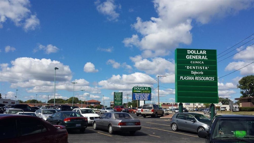 2601-2709 W Grand Ave, Waukegan, IL à louer - Autre - Image 2 de 17