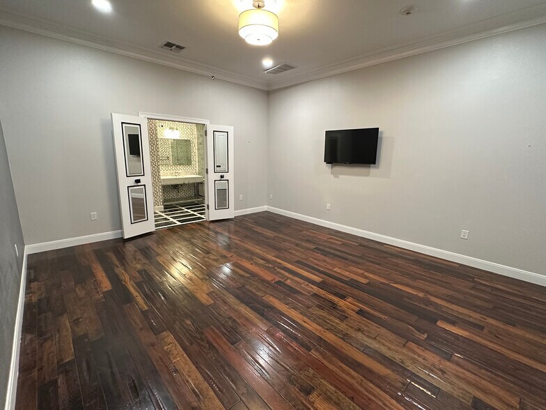 152-170 S Main St, Boerne, TX à louer - Photo du bâtiment - Image 3 de 25