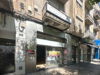 Plus de détails pour Multi-résidentiel à vendre