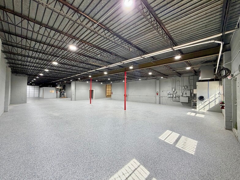 908 SW 5th St, Oklahoma City, OK for lease - Interior Photo - Image 2 of 18