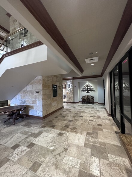 335 E Sonterra Blvd, San Antonio, TX for lease - Interior Photo - Image 3 of 22