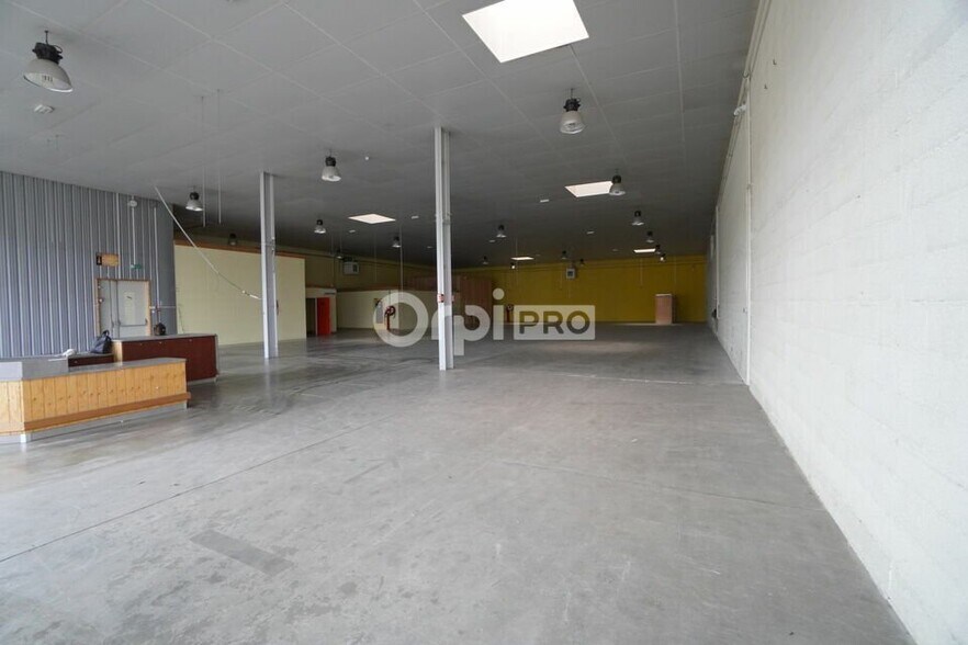 Retail in Chenôve for lease - Building Photo - Image 2 of 7