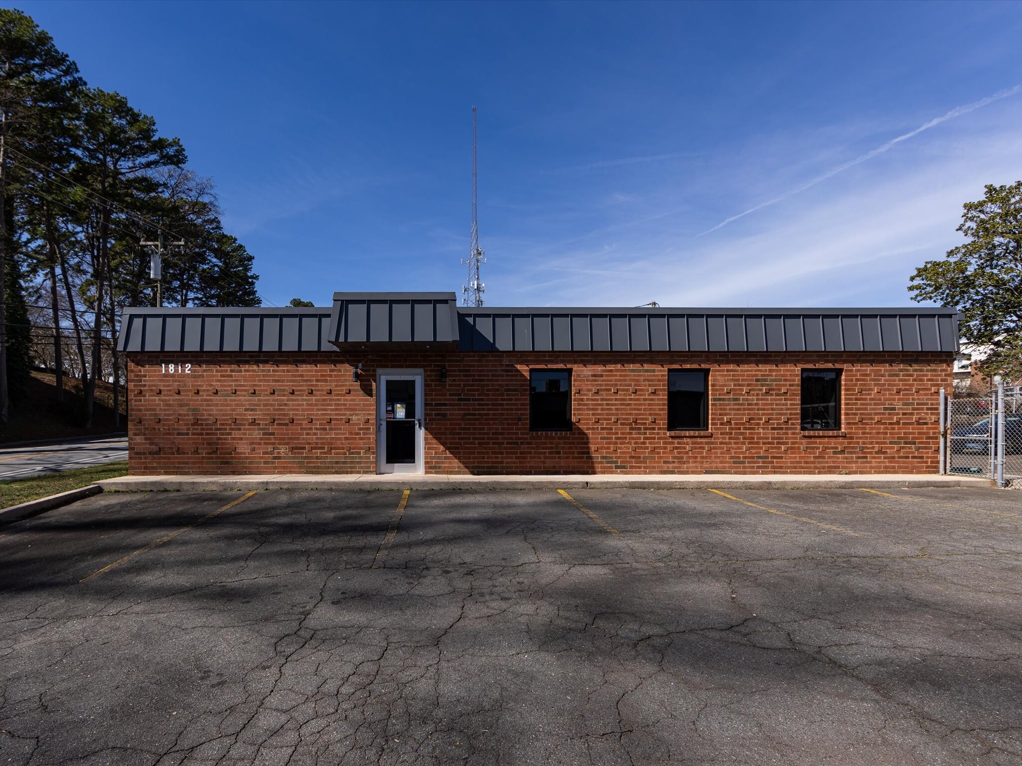 1812 W Morehead St, Charlotte, NC for lease Building Photo- Image 1 of 35