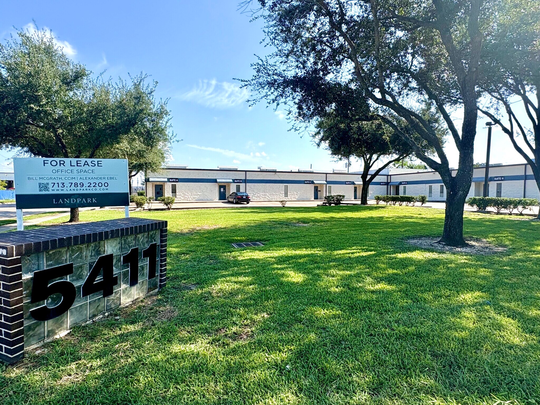 5411 Brookglen Dr, Houston, TX for lease Building Photo- Image 1 of 11
