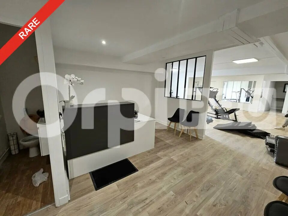 Office in Melun for sale Interior Photo- Image 1 of 9