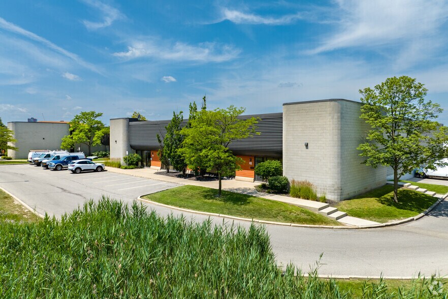 6535 Millcreek Dr, Mississauga, ON for lease - Primary Photo - Image 1 of 8