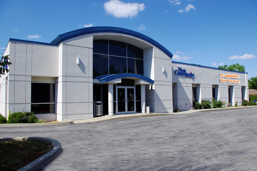 801 Lincoln Hwy, Fairview Heights, IL for lease - Primary Photo - Image 1 of 15